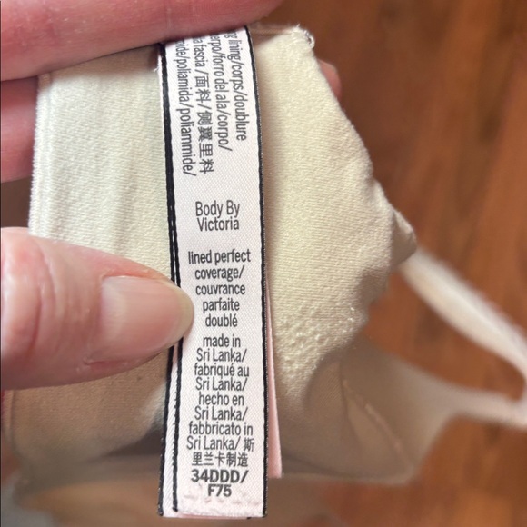 Victoria's Secret Lined Perfect coverage Beige Bra, underwire, 34DDD - Picture 7 of 7